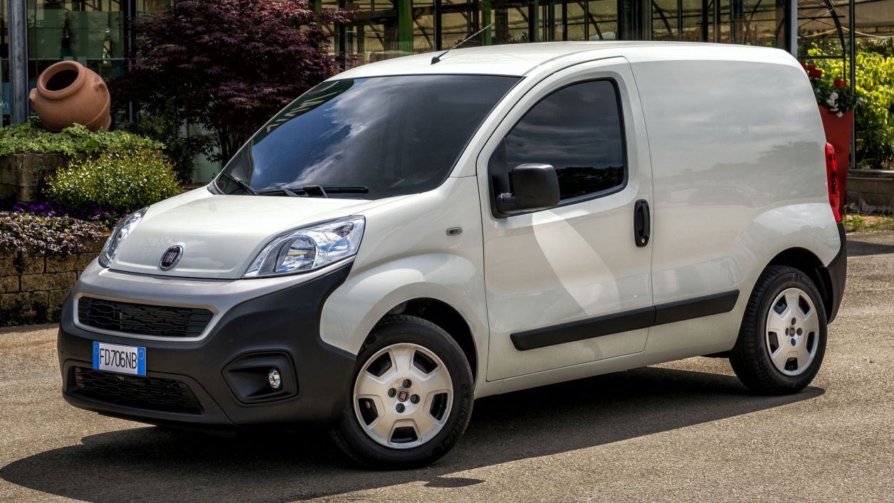 Κουκούλα αυτοκινήτου συμβατή με Fiat Fiorino (225) Kastenwagen (ab 07/16) ( - ) αδιάβροχη και με επένδυση 3957x1716x1721-1742