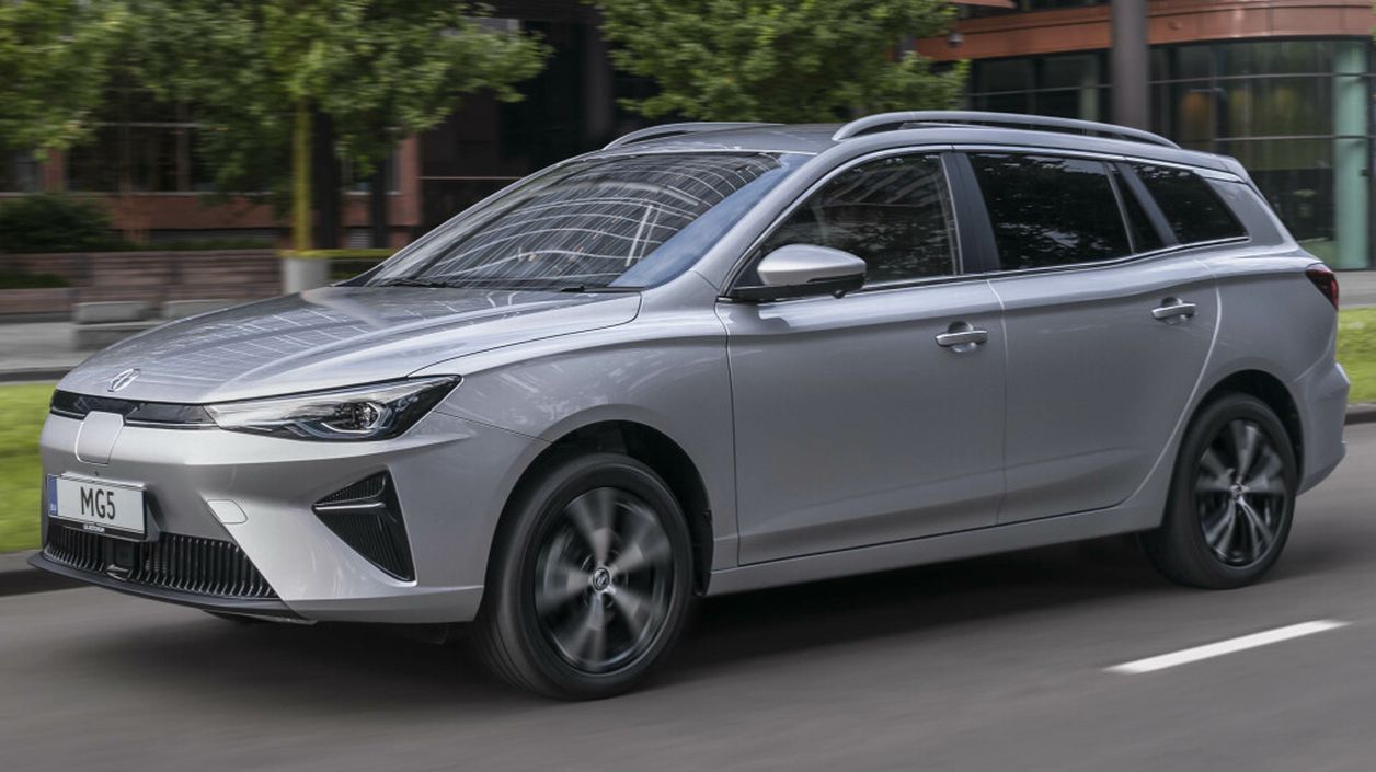 Κουκούλα αυτοκινήτου συμβατή με MG MG5 (ab 03/22) ( - ) αδιάβροχη και με επένδυση 4600x1818x1543