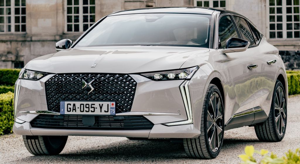 Κουκούλα αυτοκινήτου συμβατή με DS Automobiles DS 4 (ab 10/21) ( - ) αδιάβροχη και με επένδυση 4400x1830x1470