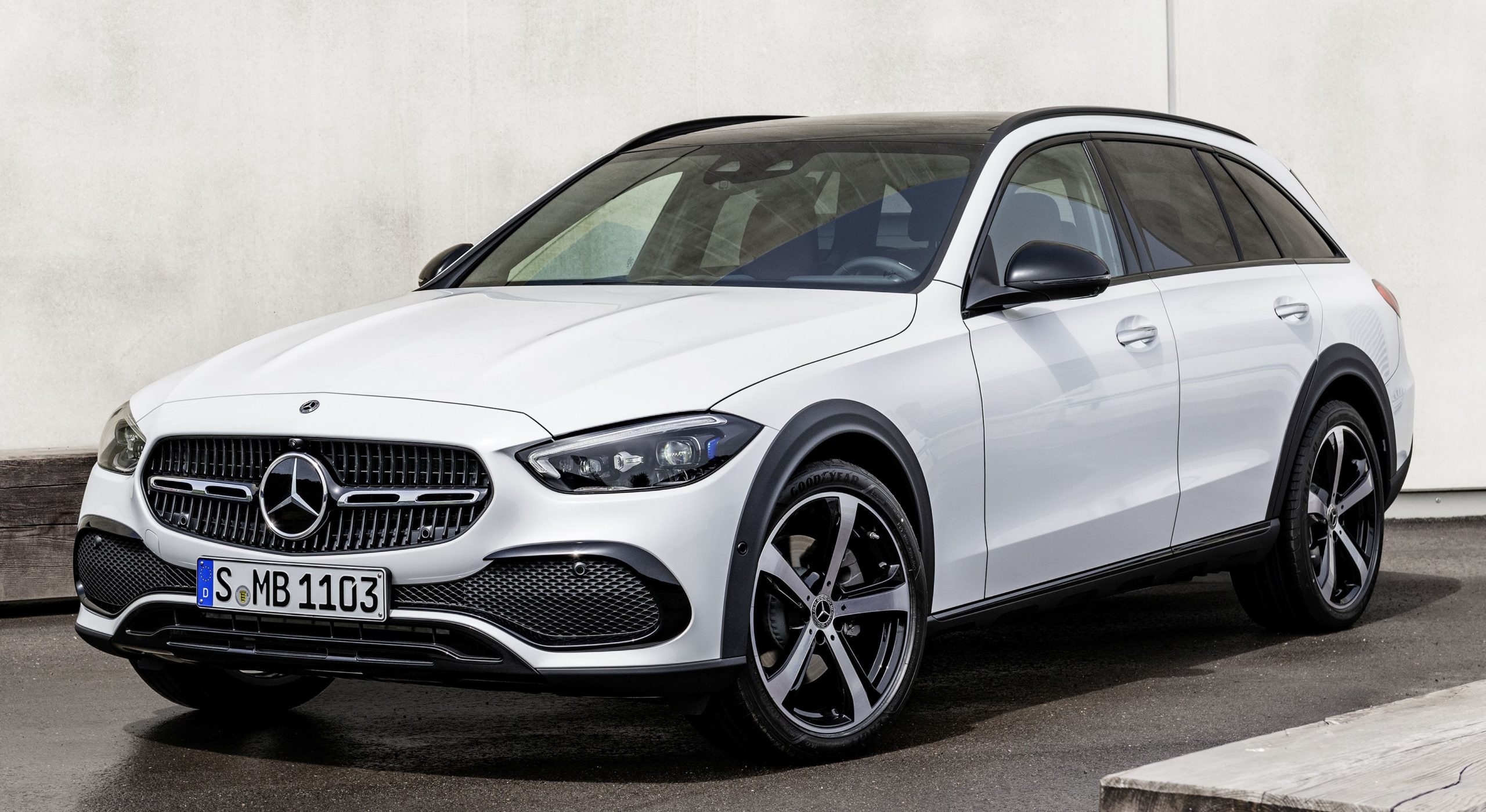 Κουκούλα αυτοκινήτου συμβατή με Mercedes-Benz C-Klasse (206) All-Terrain (ab 10/21) ( - ) αδιάβροχη και με επένδυση 4755x1820x1494